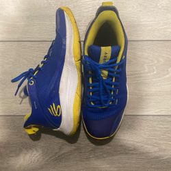 Kid’s Curry 3Z5 Basketball Sneakers Size 7 from Finish Line