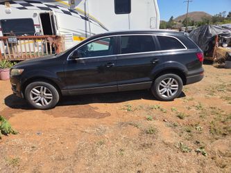 Audi Q7 Black SUV