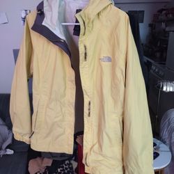 Yellow North Face Jacket(Buyer Can Come To My Address To Pick Up)