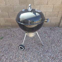 Weber
Master-Touch 22 in. Charcoal Grill in Black with Built-In Thermometer