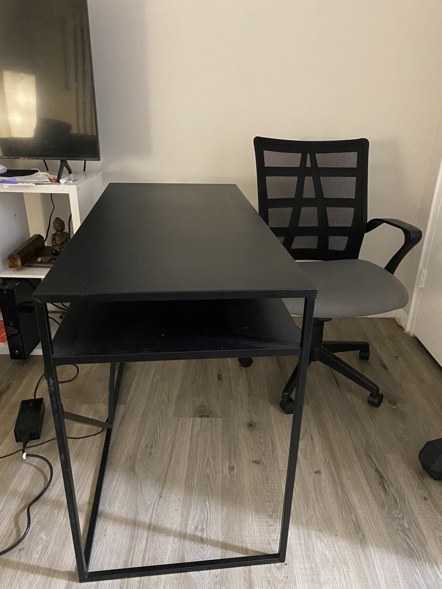 Desk & Chair 