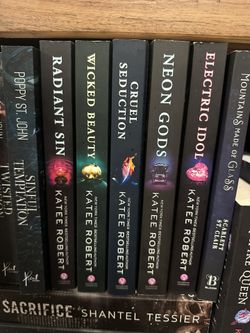 Katee Robert’s Dark Olympus