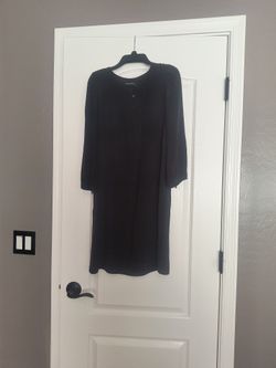 100% Silk Broadway And Broome Size 4 Black Dress