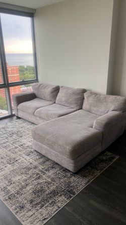 Soft Gray Sectional With FREE DELIVERY‼️
