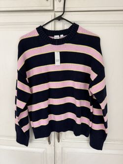 New With Tags Gap Sweater Size Small