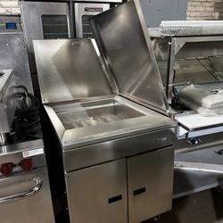 Donuts fryer 