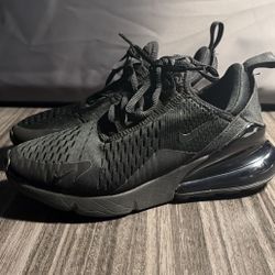 Size 6 Women's Black Nike Air Max 270 - Black