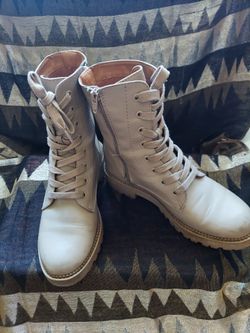 Boots Women Size 7