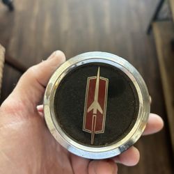 Oldsmobile Hubcap Center