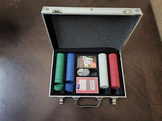 Poker Set - Like New - Desert Inn / Buffalo