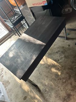 Lift top coffee table
