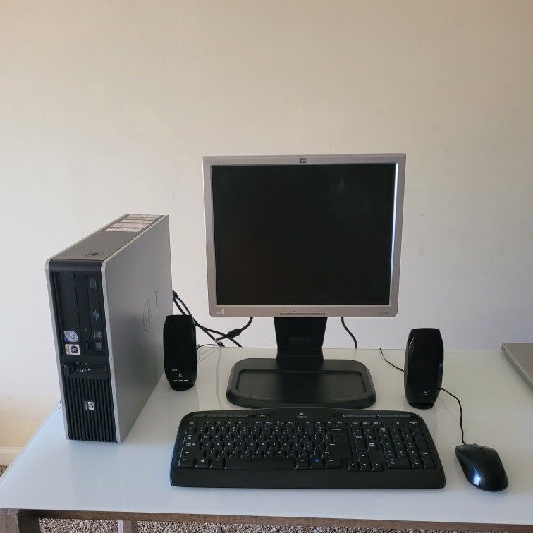 HP Desktop Computer w/ Keyboard & Speaker