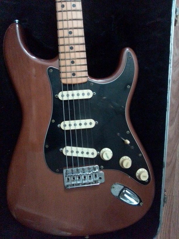 1975 Fender Stratocaster Sunburst Electric Guitar