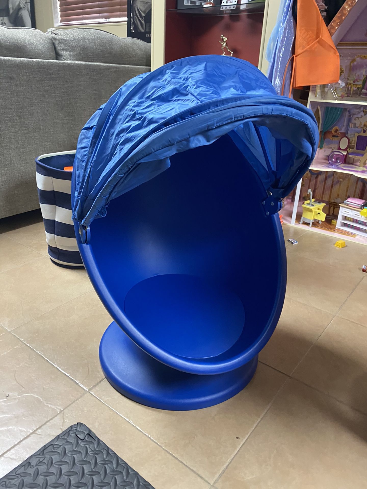 Kids Pod Chairs