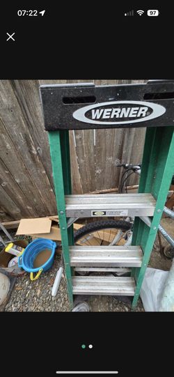 Werner 4ft Fiberglass Step Ladder