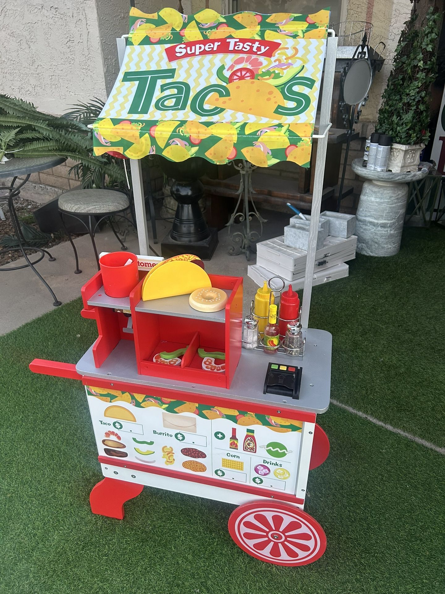 Melissa & Doug Taco & Donut Stand