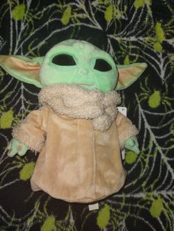 Small Baby Yoda Plushie 