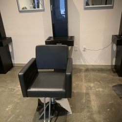 Salon Chair And Station