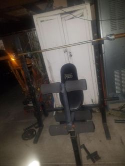 Bench press with squaring rack