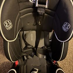 Graco Car seat 5 in 1