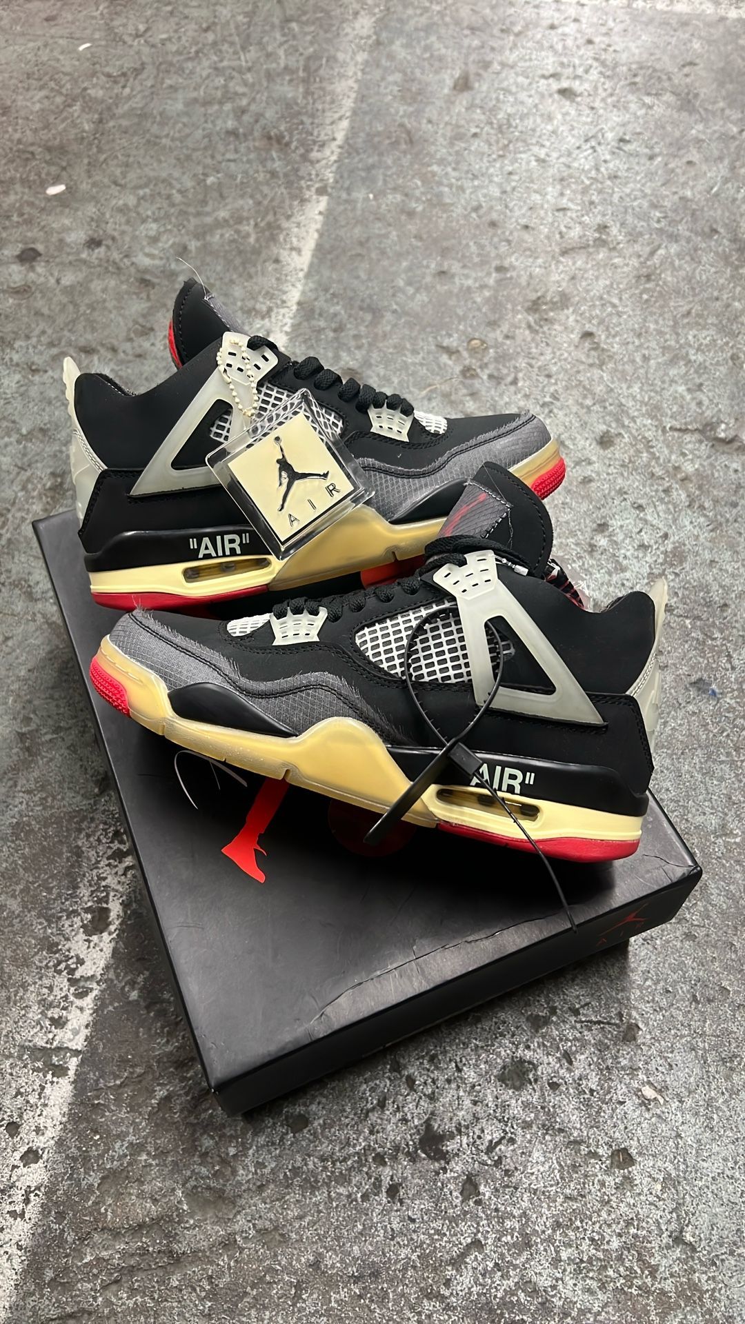 Jordan retro 4 “Off-White” BRED