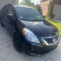 2013 Nissan 4Dr