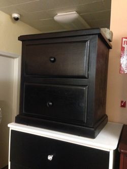 Black pinewood nightstand