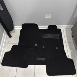 Jeep Grand Cherokee OEM FLOOR MATS FRONT AND REAR And Trunk Cover  