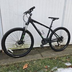 Giant Talon 5 Mountain Bike 