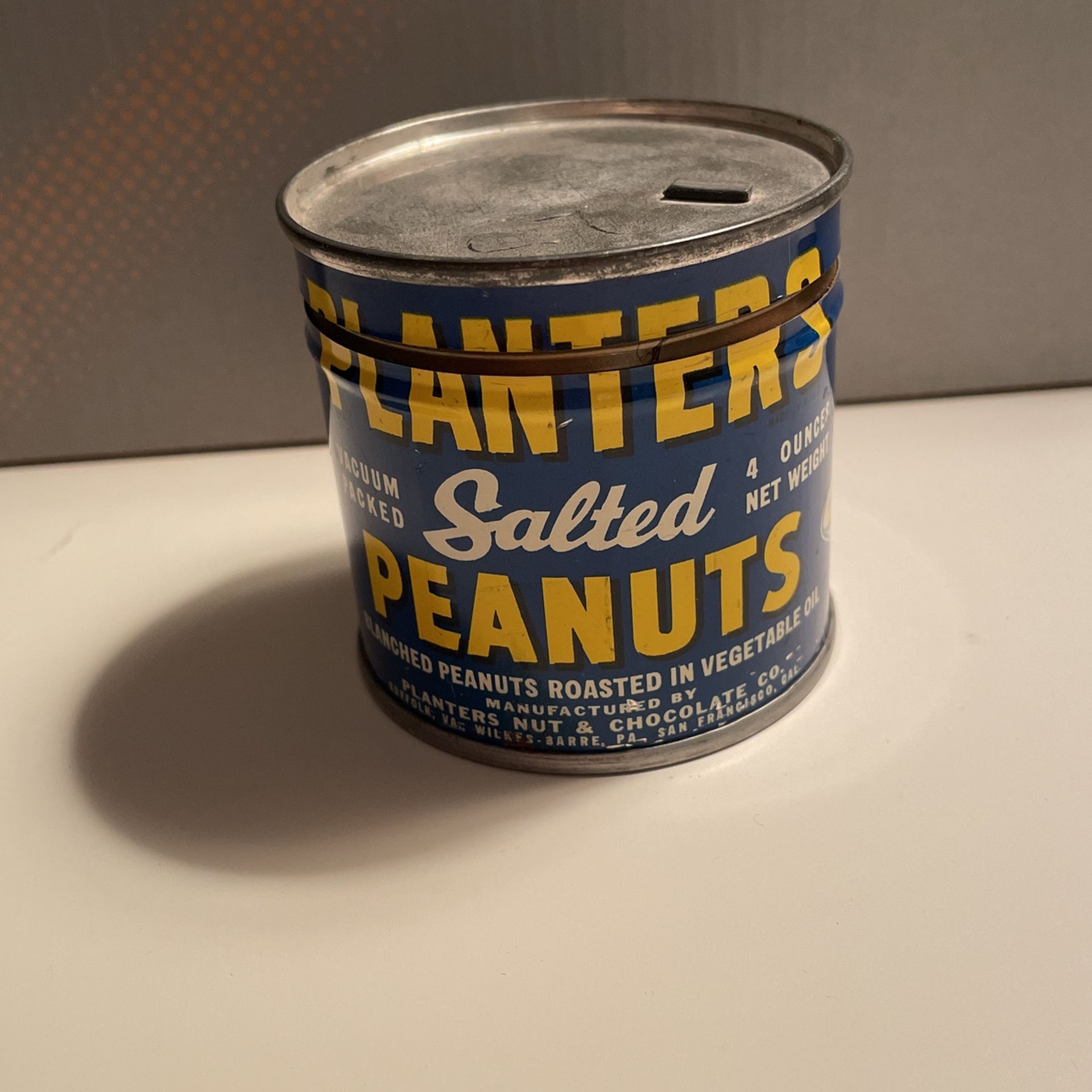 Vintage 4 ounce Planters Salted Peanuts tin. Key-off Lid . Pick up in Tigard.