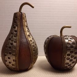 Apple And Pear Paper Weight Or Figurines Wood And Hammered Metal Vintage