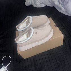 Ugg Tazz Size 8