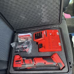 milwaukee multitool