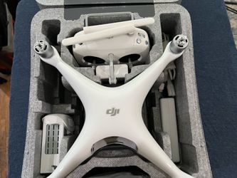 Phantom 4 Pro v1 Drone  have new battery Used come with its Box good conditions it’s comes with its original Controller original