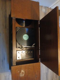 Sears 1970's Am Fm Vinyl Record Player  With 9 Records