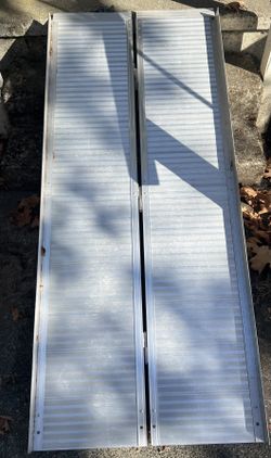 Aluminum loading ramp