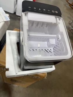 Countertop ice maker