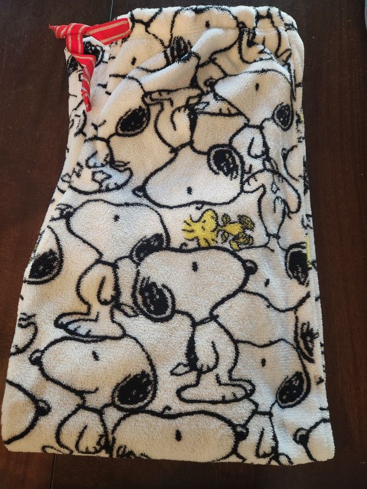 Brand New Women's Snoopy Pajama Pants Size Medium 8-10