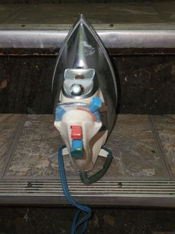 GE Perm Press Steam And Iron