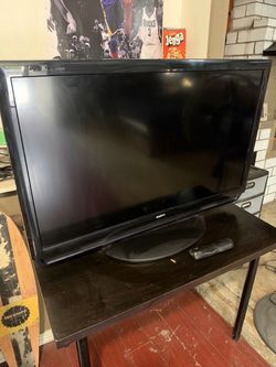 42-INCH FLATSCREEN TV SANYO