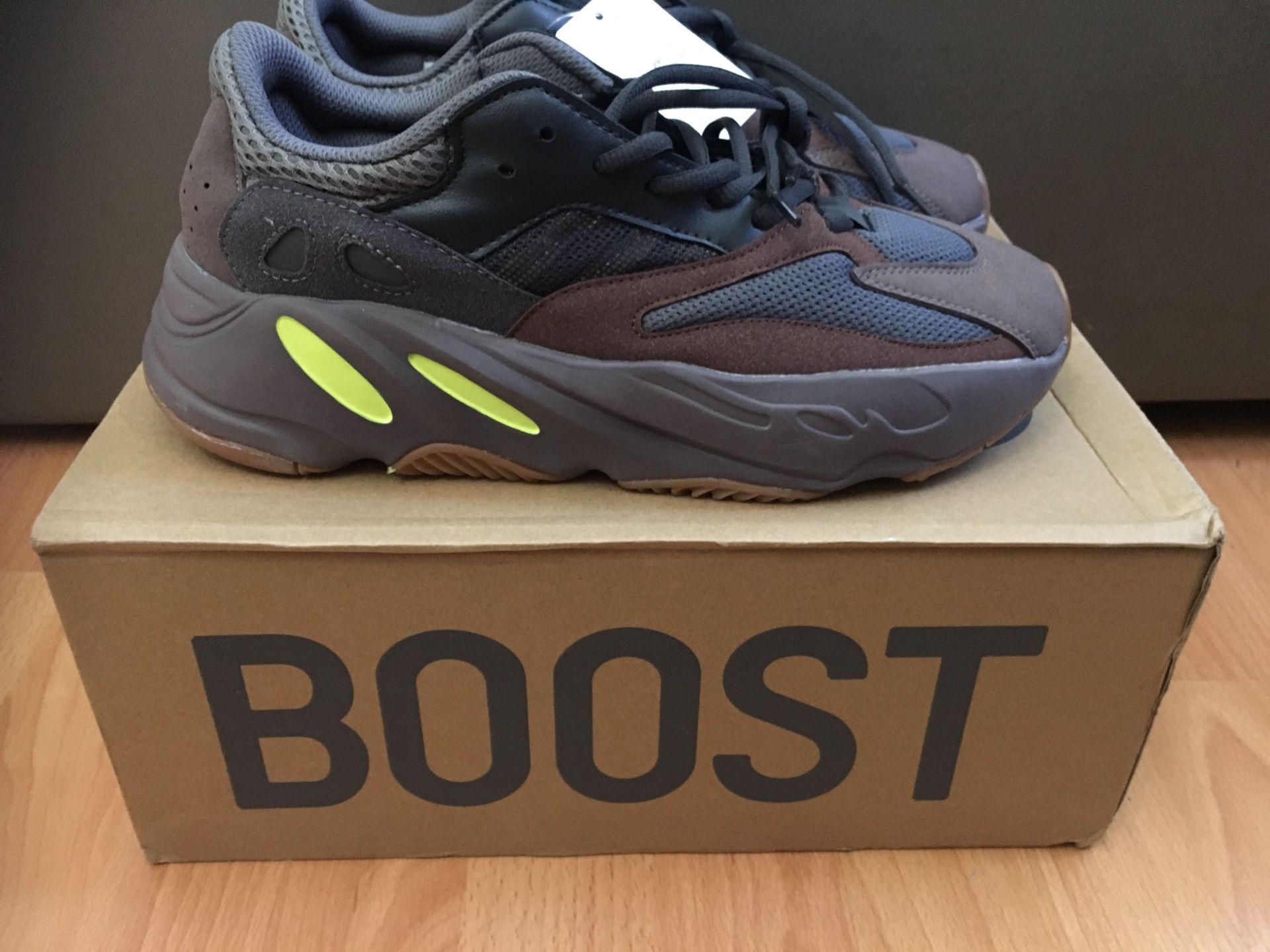 Adidas Yeezy 700 Boost Mauve