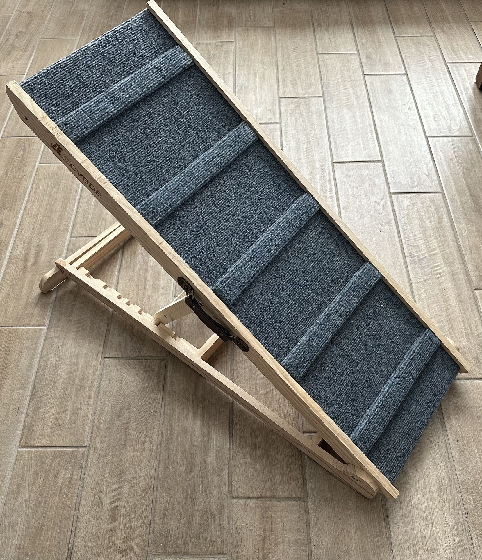 Adjustable Pet Ramp