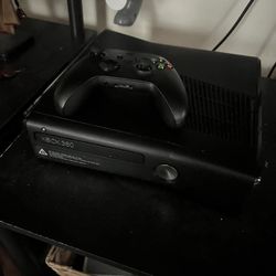 Xbox 360 W/ Remote