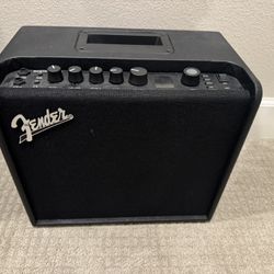 FENDER Mustang LT-25 With All Cords