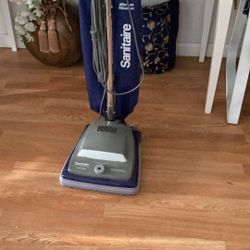 Sanitaire  Heavy Duty vacuum cleaner works perfect condition