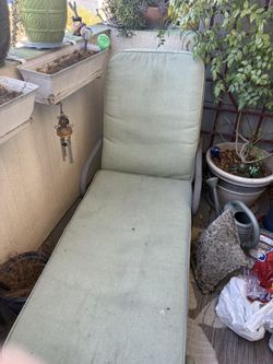 Outdoor Iron Chase Lounge