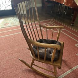 Wooden Rocking Chair 