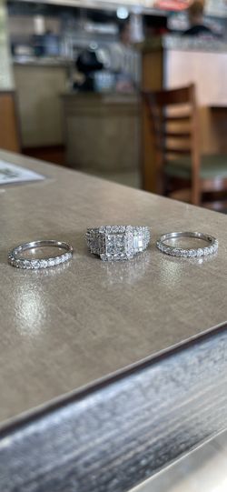 EVERY KISS BEGINS WITH KAY’S JEWELRY