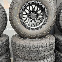 Bendo Un Set De Rines Nuevos Con Llantas Usadas Para Toyota Tacoma Chevy Silverado 