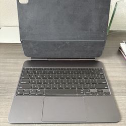 Apple Magic Keyboard for M4 iPad Pro 13”
